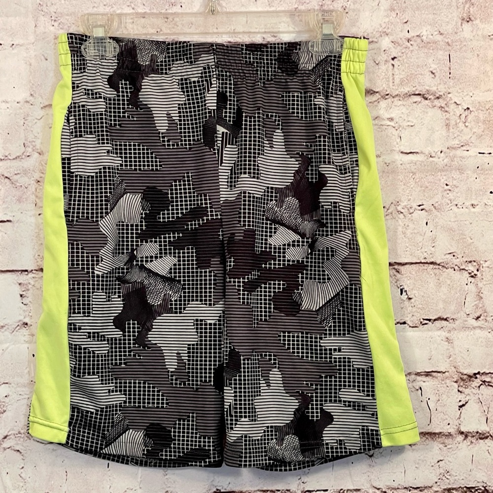 Boys Zone Pro Shorts Size Large 12-14